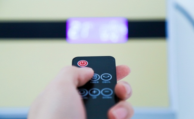 Máy sưởi gốm FujiE CH-2500